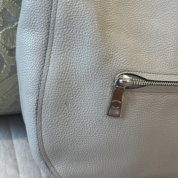 Coach 2 Way Shoulder Bag Beige - Picture 7 of 9